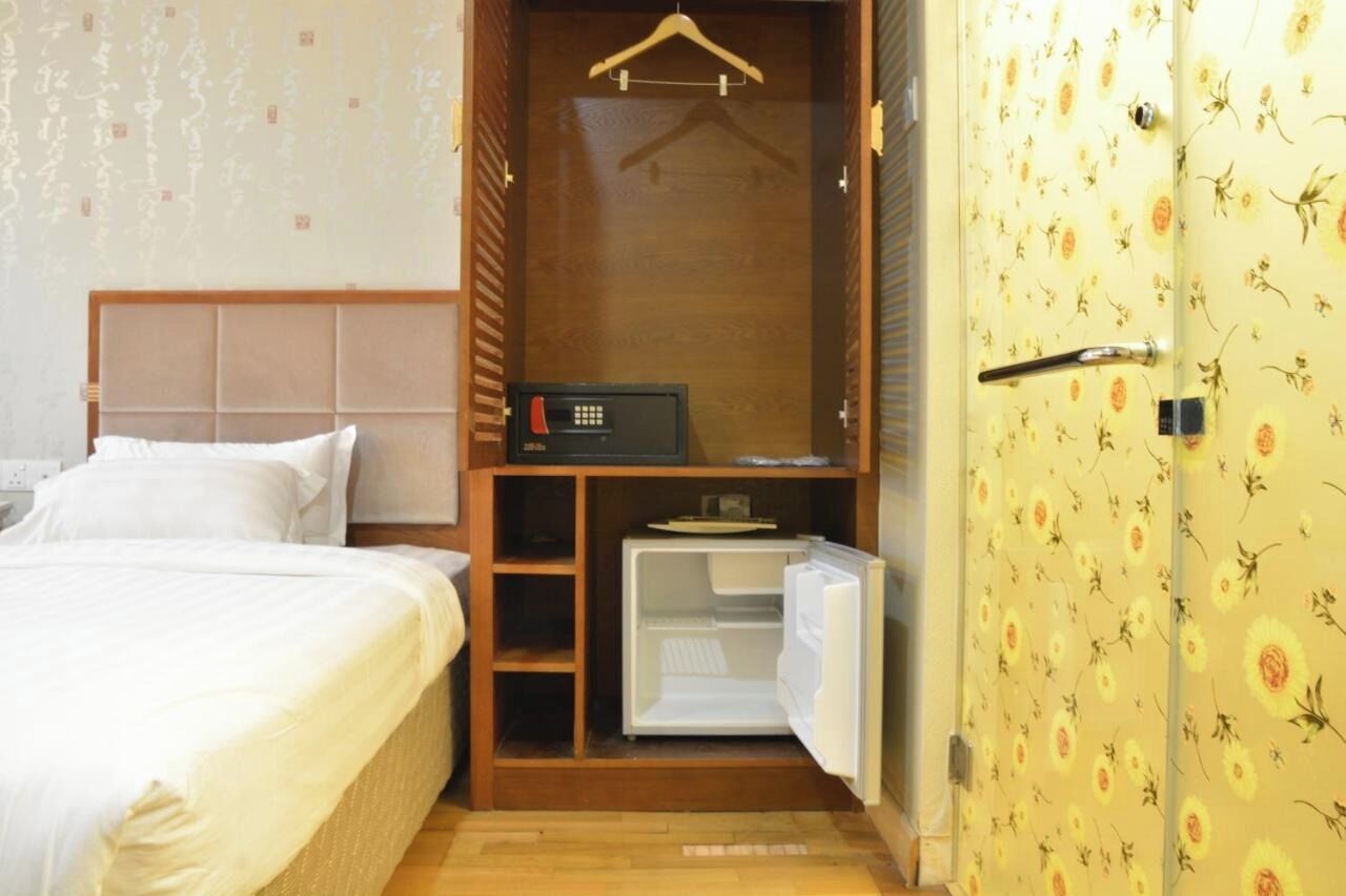 مكواة/لوح كي وواي فاي مجانًا