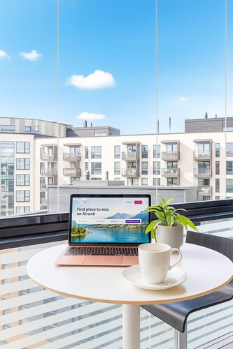 Kivis Modern Studio near Train Mall & Airport