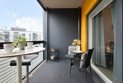 Kivis Modern Studio near Train Mall & Airport