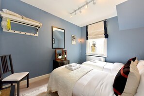 2 chambres, fer et planche à repasser, Wi-Fi, draps fournis