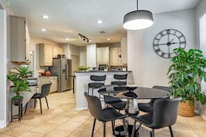 Dining - Stylish Oasis w/ Heated Pool/Hot Tub/Movie Theater (Allen)