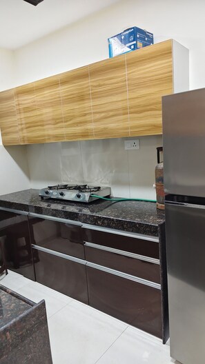 Private kitchen - 2-bedroom luxury apartment in a luxury society besides Nexus Grand Mall (Navi mumbai)