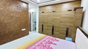 2 bedrooms, iron/ironing board, WiFi, bed sheets - 2-bedroom luxury apartment in a luxury society besides Nexus Grand Mall (Navi mumbai)