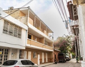 Fachada de la propiedad