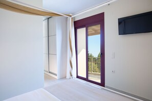 3 bedrooms, iron/ironing board, WiFi, bed sheets - Comfortable 3 bedroom Villa with swimming pool and sea view. Pet-Friendly (Lefkada)