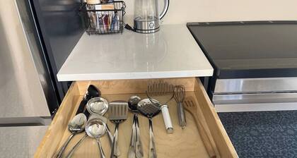 Charming country farmhouse only 5 mins. to town