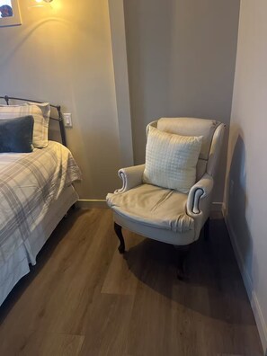 2 bedrooms, desk, free WiFi, bed sheets