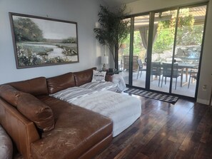 Interior - Beautifully updated 3/3.5 Desert Oasis - absolute snowbird dream! (Gilbert)