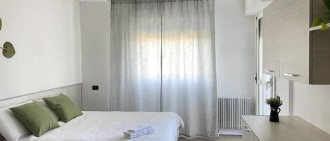 1 室のベッドルーム、アイロン / アイロン台、ベッドシーツ