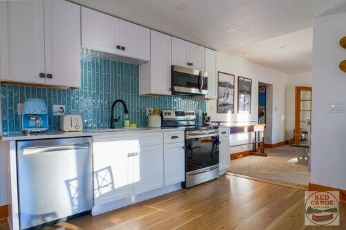 Landmark House – Downtown Minocqua Luxury Retreat