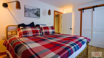 5 bedrooms, free WiFi, bed sheets