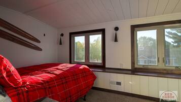 5 bedrooms, free WiFi, bed sheets