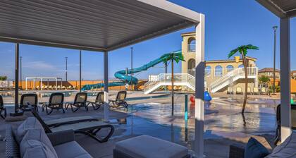 Water Park! Best Waterslide! Lazy River! Splash pad! Courts! 75' TV's! Comfort!