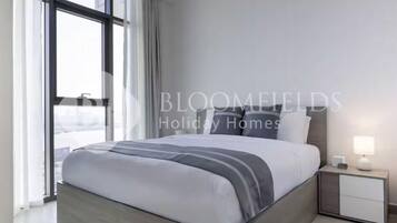 Klassiek appartement, uitzicht op kanaal | Een kluis op de kamer, een strijkplank/strijkijzer, gratis wifi