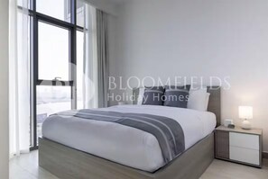 Klassiek appartement, uitzicht op kanaal | Een kluis op de kamer, een strijkplank/strijkijzer, gratis wifi