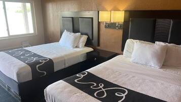 Bureau, espace de travail pour ordinateur portable