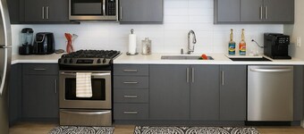 Charming Oldtown Pasadena 1-bedroom apartment with pool/fitness center