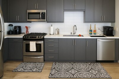 Charming Oldtown Pasadena 1-bedroom apartment with pool/fitness center