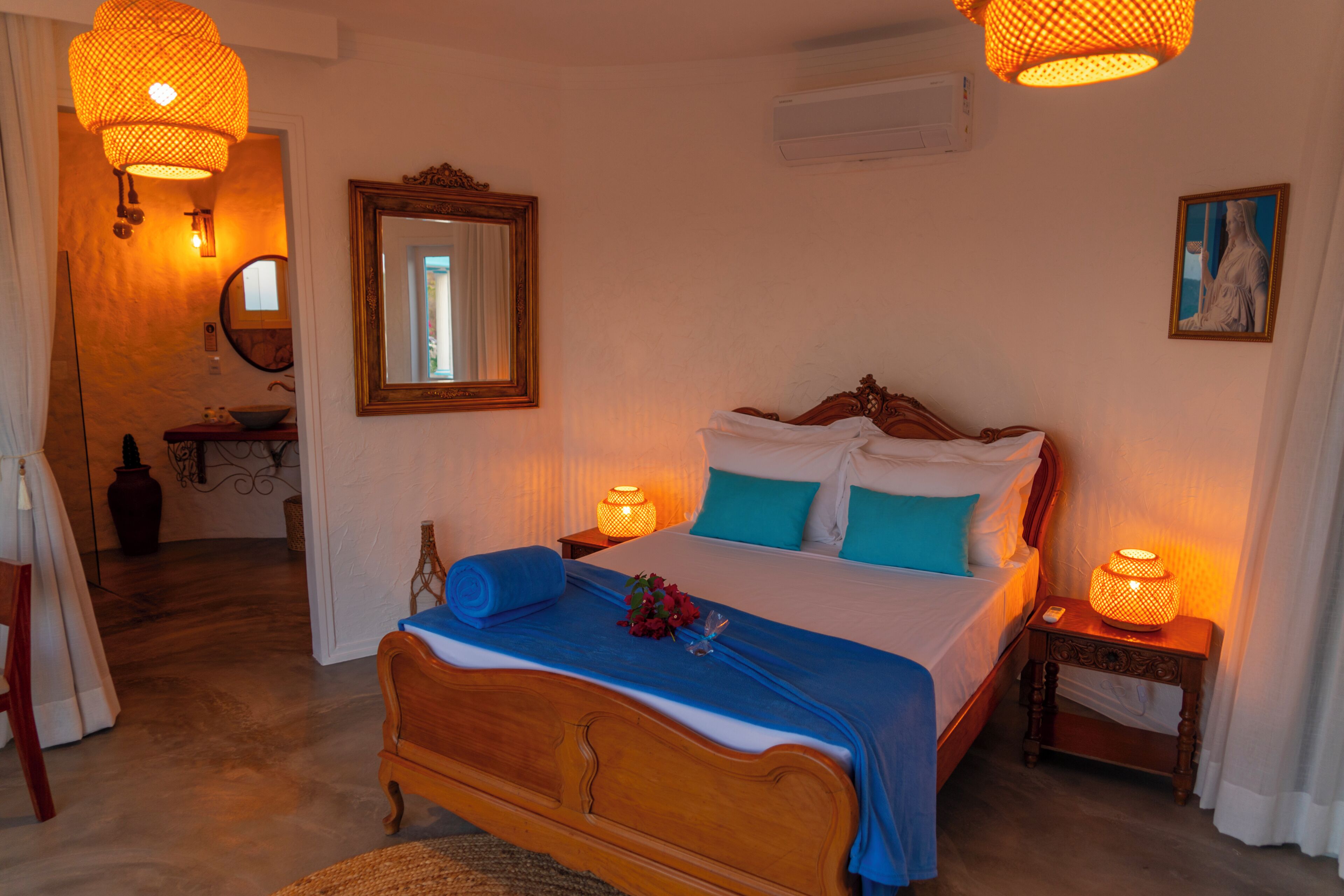 Standard Studio Suite, 1 Queen Bed, Shower Grab Bars, Mountain View