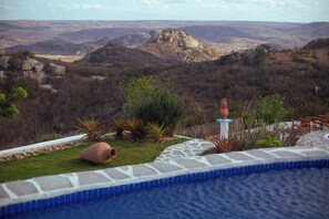 Suite estándar, vistas a la montaña | Zona de estar