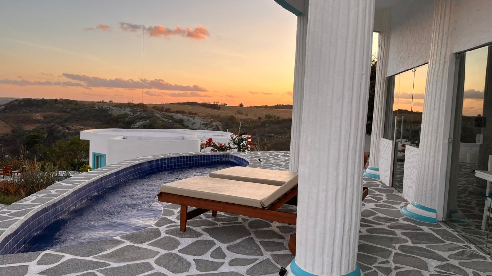 2 piscinas al aire libre