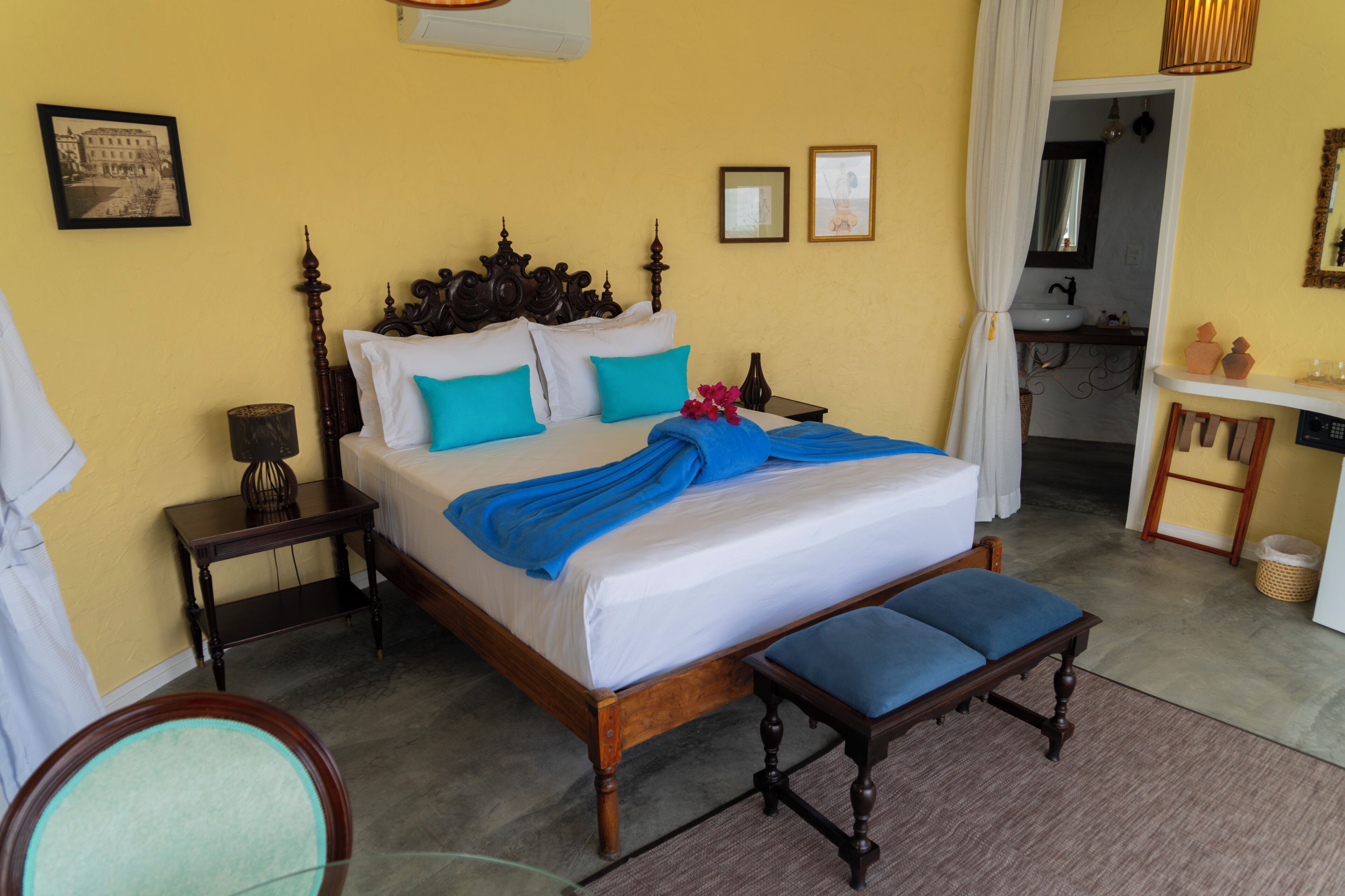 Deluxe Studio Suite, 1 Queen Bed, Private Pool, Mountain View