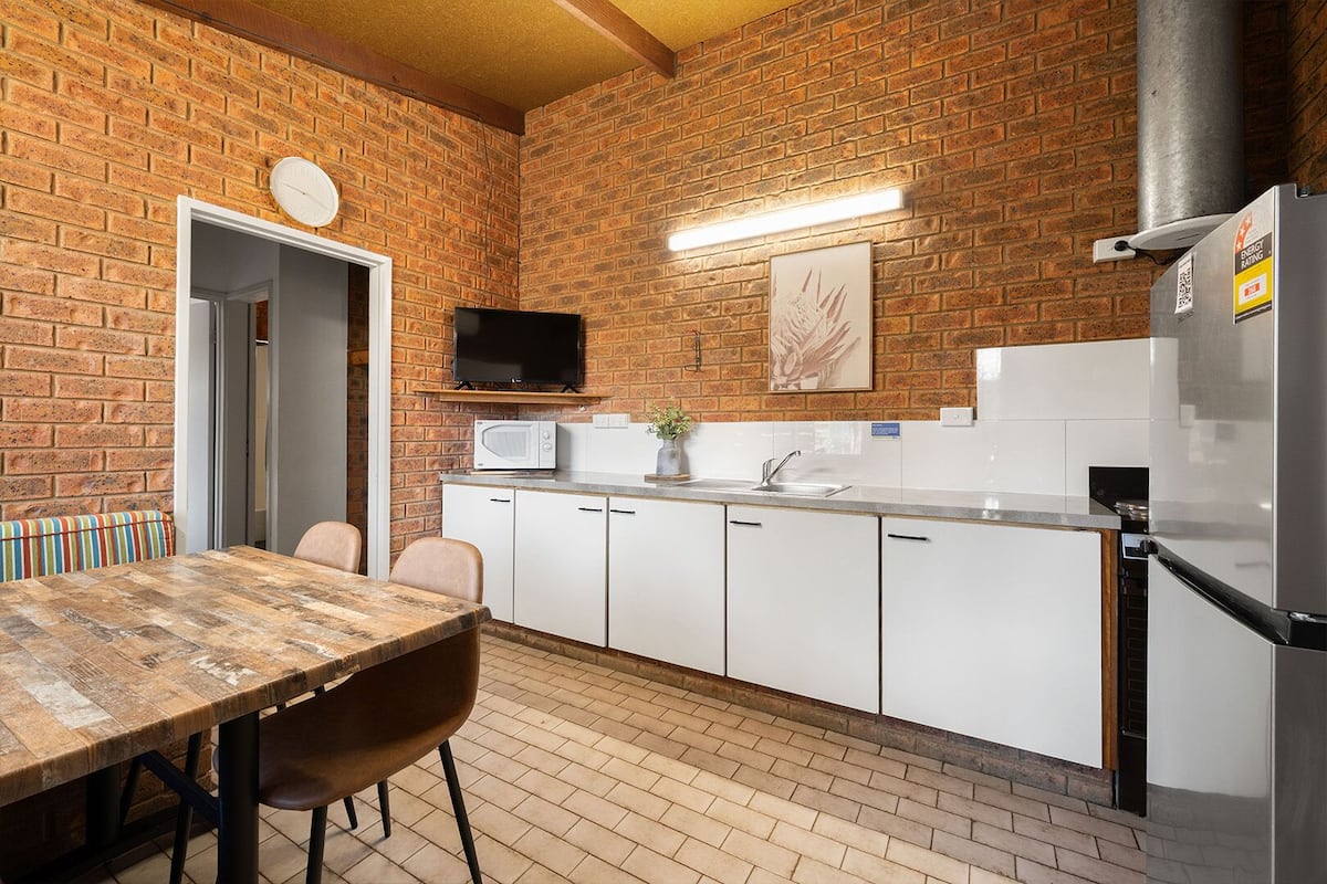 Studio, Balcony, Mountain View | Living area