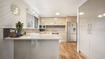 House, Balcony, Mountain View | Living area