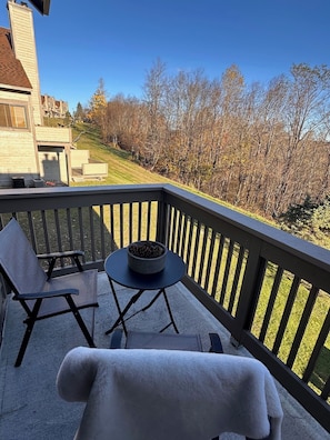 Property grounds - Cozy Mountain Retreat- ski-in / ski-out townhouse at 7-Springs Ski Resort (Champion)