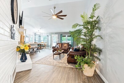 Home Away From Home - Lake Waco