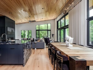 Maison luxueuse, vue sur la montagne | Intérieur