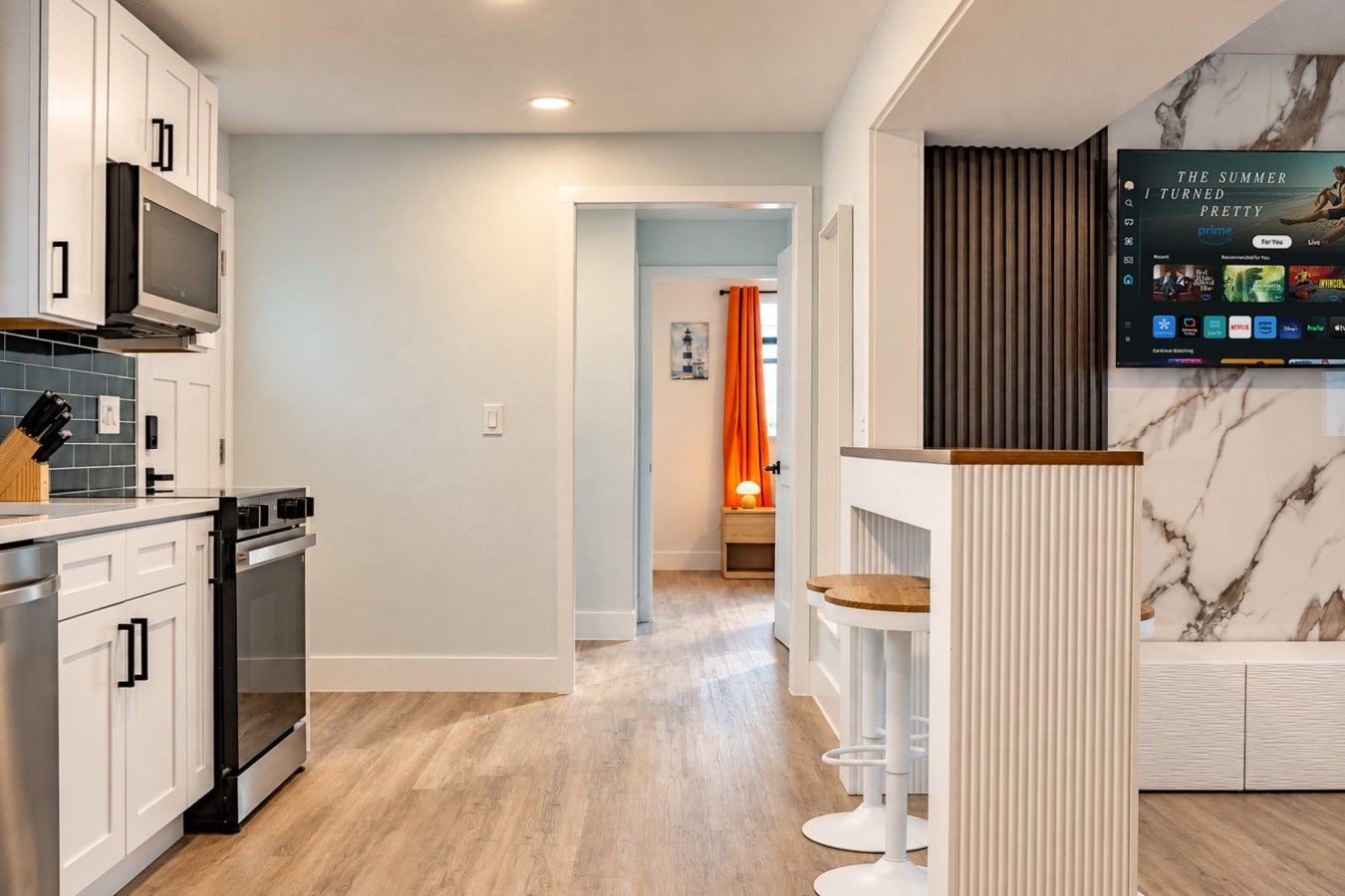 Large Condo Steps From the Sand 10