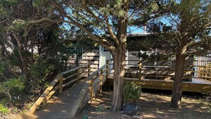 Property grounds - Island Retreat in Lonelyville (Bay Shore)