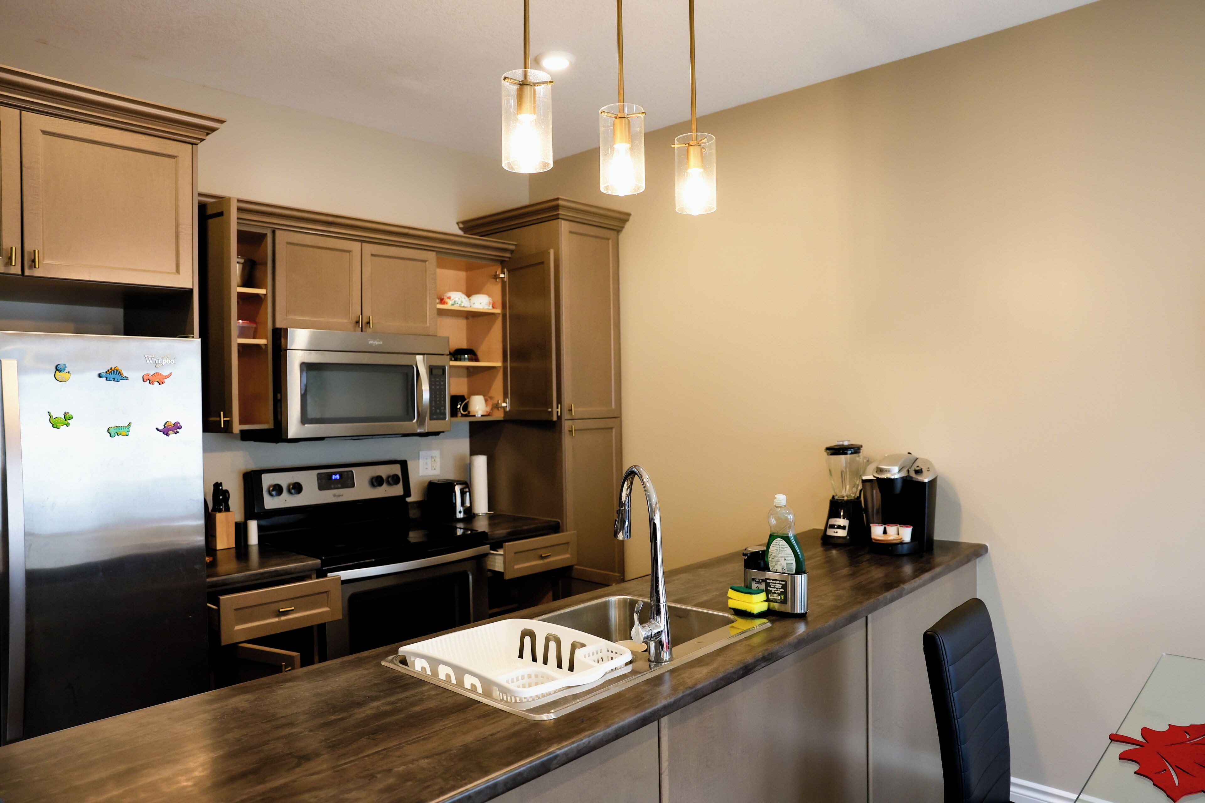 Mikroaaltouuni, uuni, liesi, astianpesukone