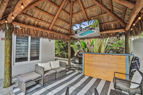 Beachside Bliss Getaway Pool, Tiki Hut & bar