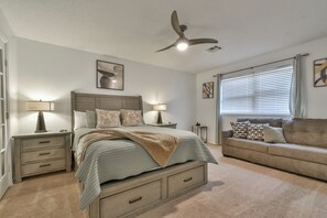 4 bedrooms, desk, iron/ironing board, free WiFi