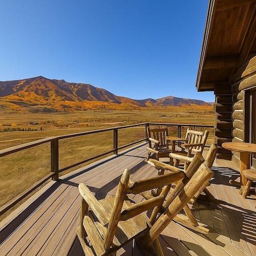 NEW! Private Mountain Retreat with Panoramic Views & Firepit