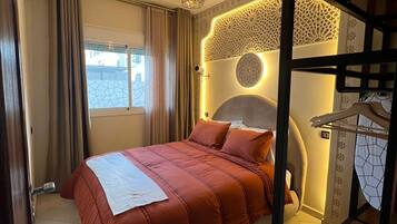 Strygejern/strygebræt, Wi-Fi, sengetøj