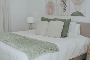 2 bedrooms, iron/ironing board, travel cot, WiFi - Luxury 2 bedroom 2 bath DT Stay (Salt Lake City)