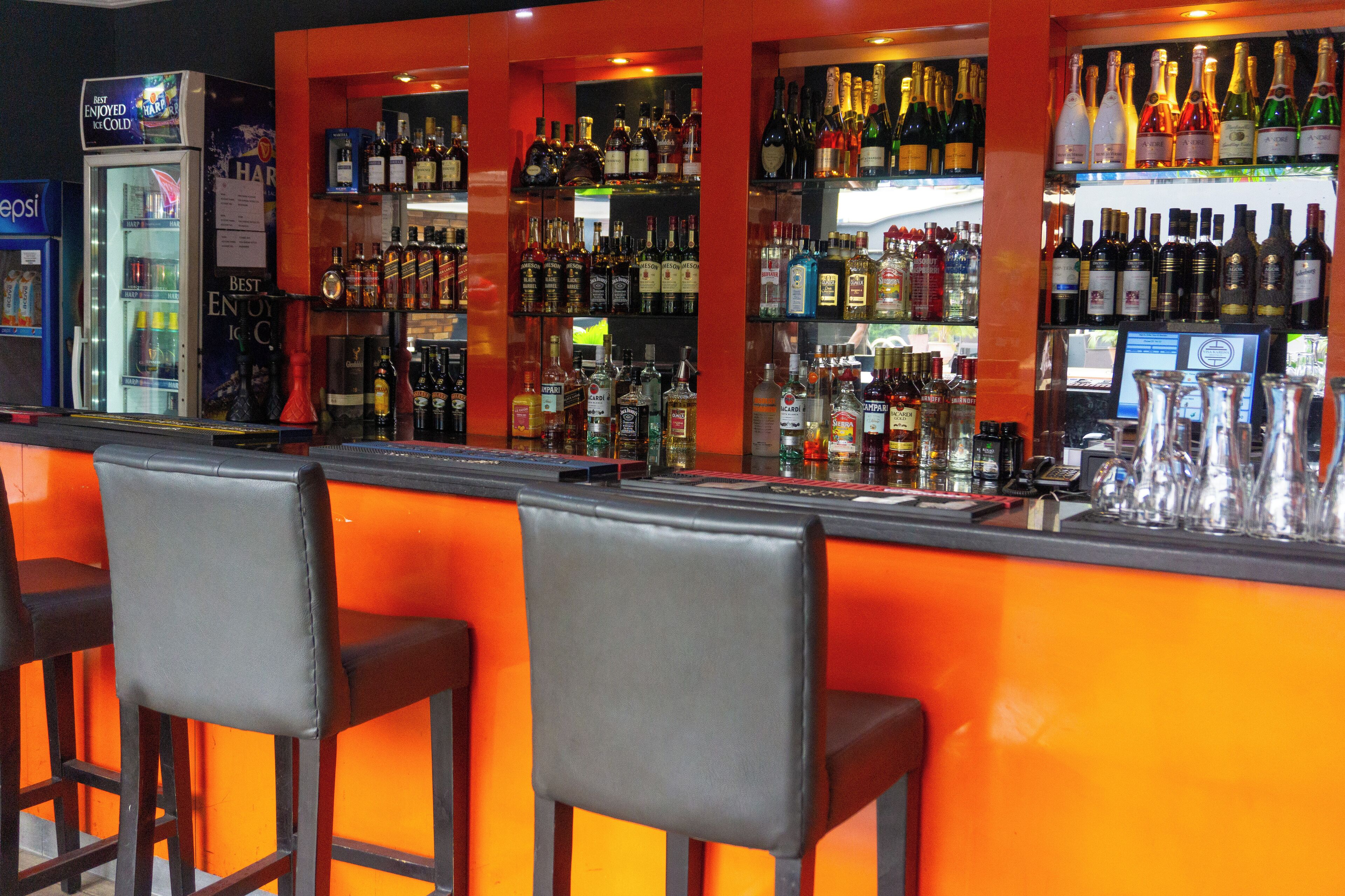 2 bars/lounges, poolside bar