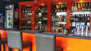 Bar (on property) - Visa Karena Hotels (Port Harcourt)