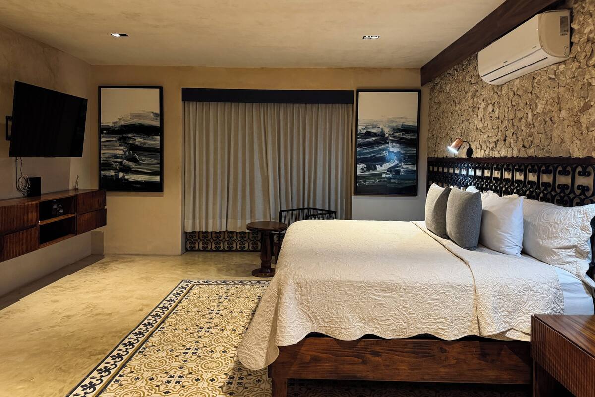 Luxury Suite, Private Pool | WiFi (free)