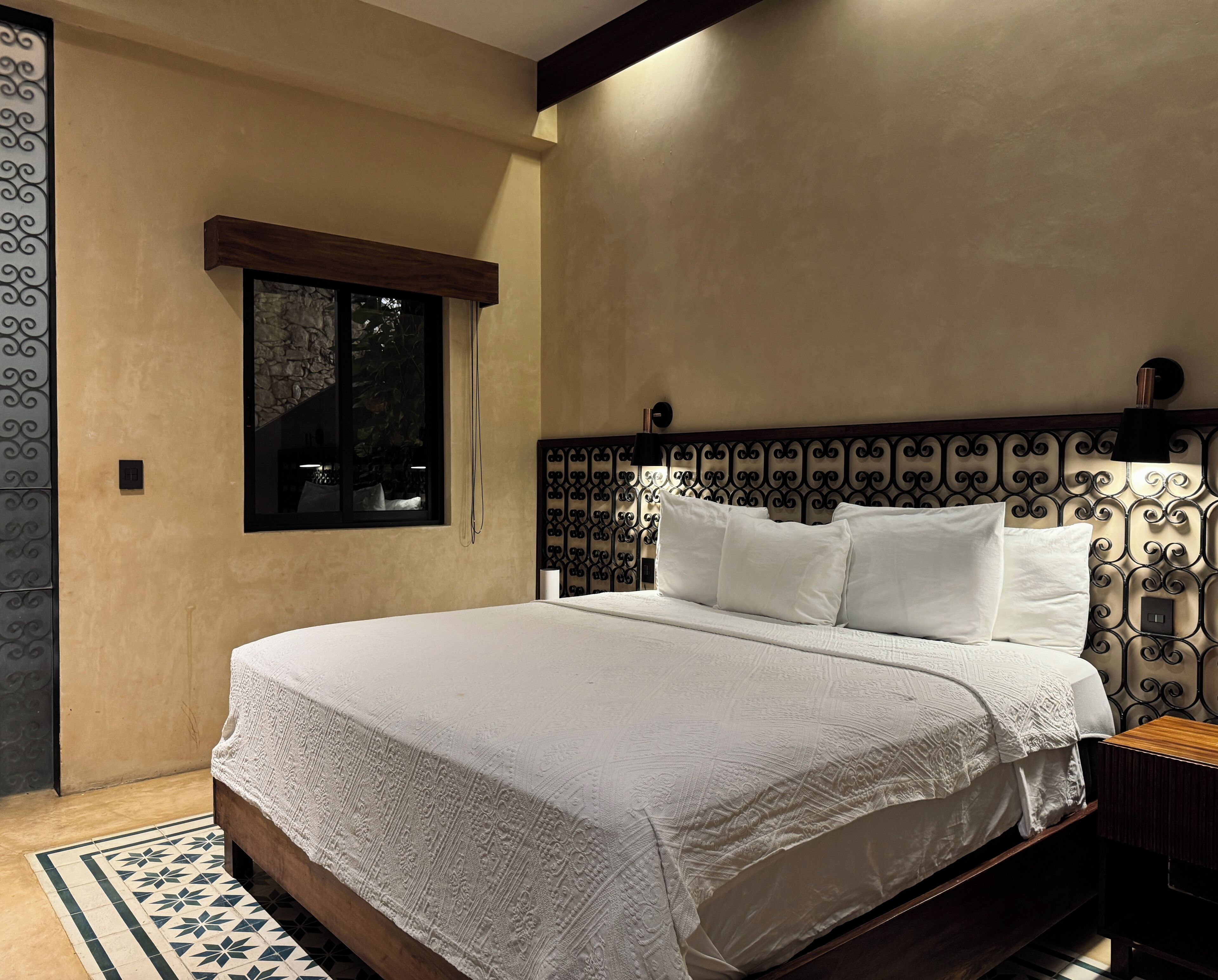 Luxe kamer, uitzicht op zwembad | Gratis wifi