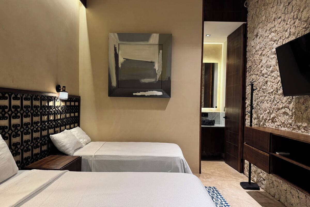 Luxury Triple Room, Pool View | WiFi (free)