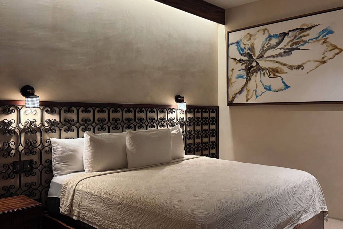 Luxury Room, Pool View | WiFi (free)