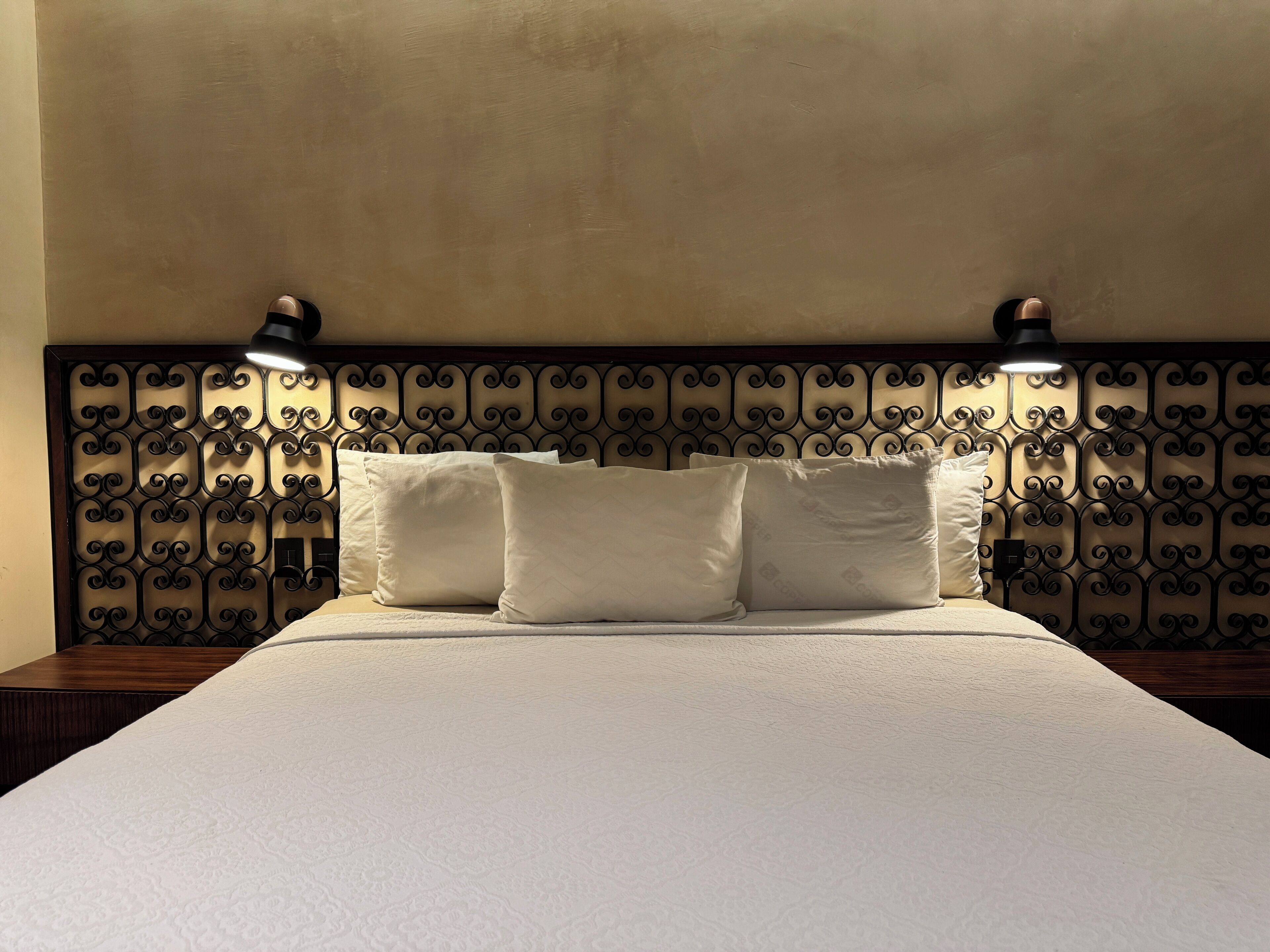 Luxe kamer, uitzicht op zwembad | Gratis wifi