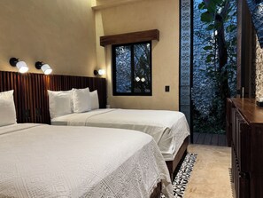 럭셔리 쿼드룸, 수영장 전망 | 무료 WiFi