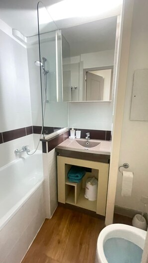 Dusche, Toilettenpapier