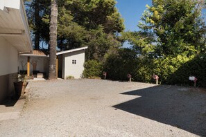 Courtyard - Casa Sabor Chocolate - Bed and Breakfast (Campos do Jordão)