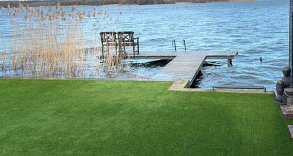 The cottage by the lake